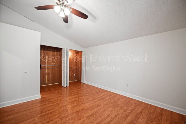 Building Photo - 2666 Tigertail Ave