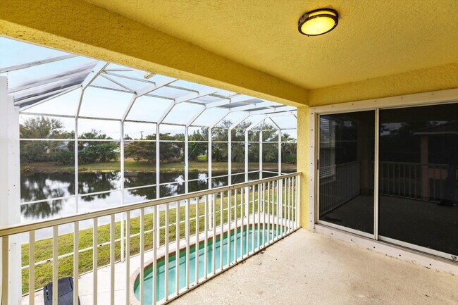 Building Photo - Rare 5 Bedroom Pool Home in Gated Community