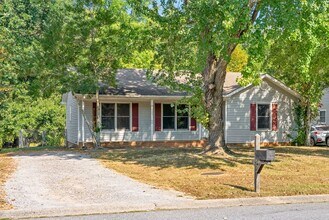 Building Photo - 3 Bedroom Pet Friendly Home for Rent!