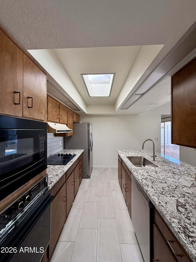 Building Photo - 313 S Desert Ave