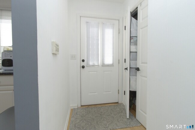 Building Photo - 141 Grove St