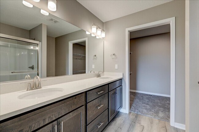 Building Photo - House for Rent in Des Moines/Ankeny