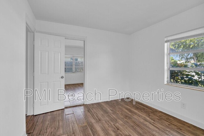 Building Photo - 522 18th St