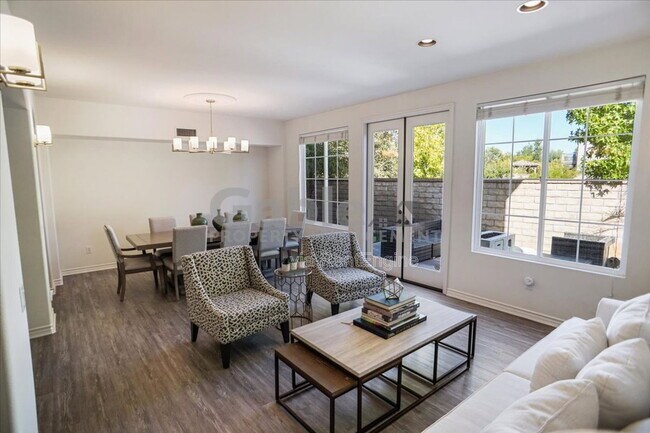 Building Photo - 26155 Lone Rock Ct