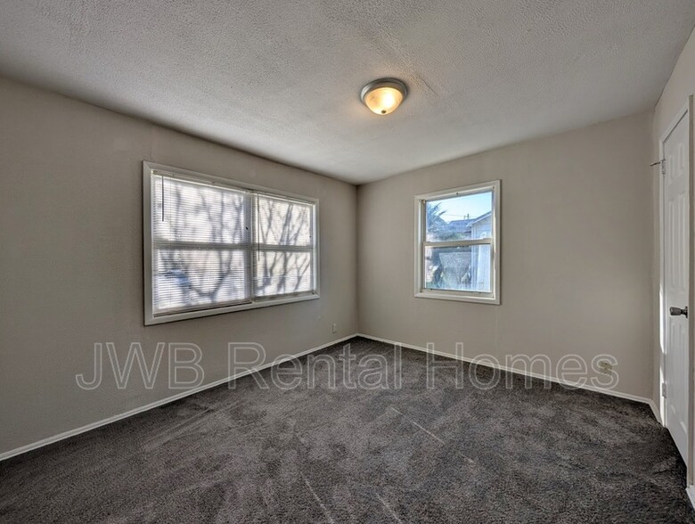 Building Photo - 764 Mamie Rd