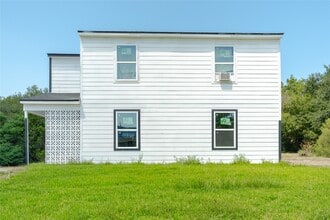 Building Photo - 1020 5th Ave N