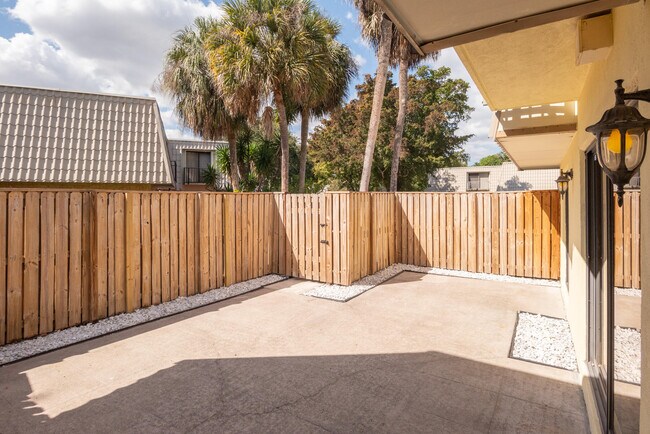 Building Photo - 1700 Embassy Dr