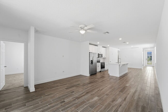 Building Photo - 205 Links Ter Blvd