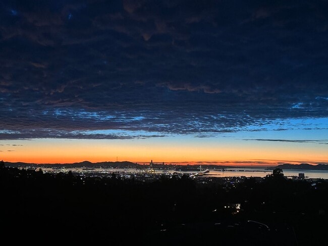 Building Photo - Traditional Six Bedroom Home with Exceptional SF Bay Views with In Law Unit