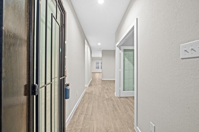 Building Photo - 19723 Vino Vale Dr