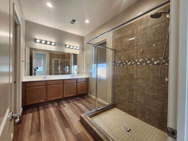 Building Photo - 2500 sq ft home in the Stonebrook area of ...