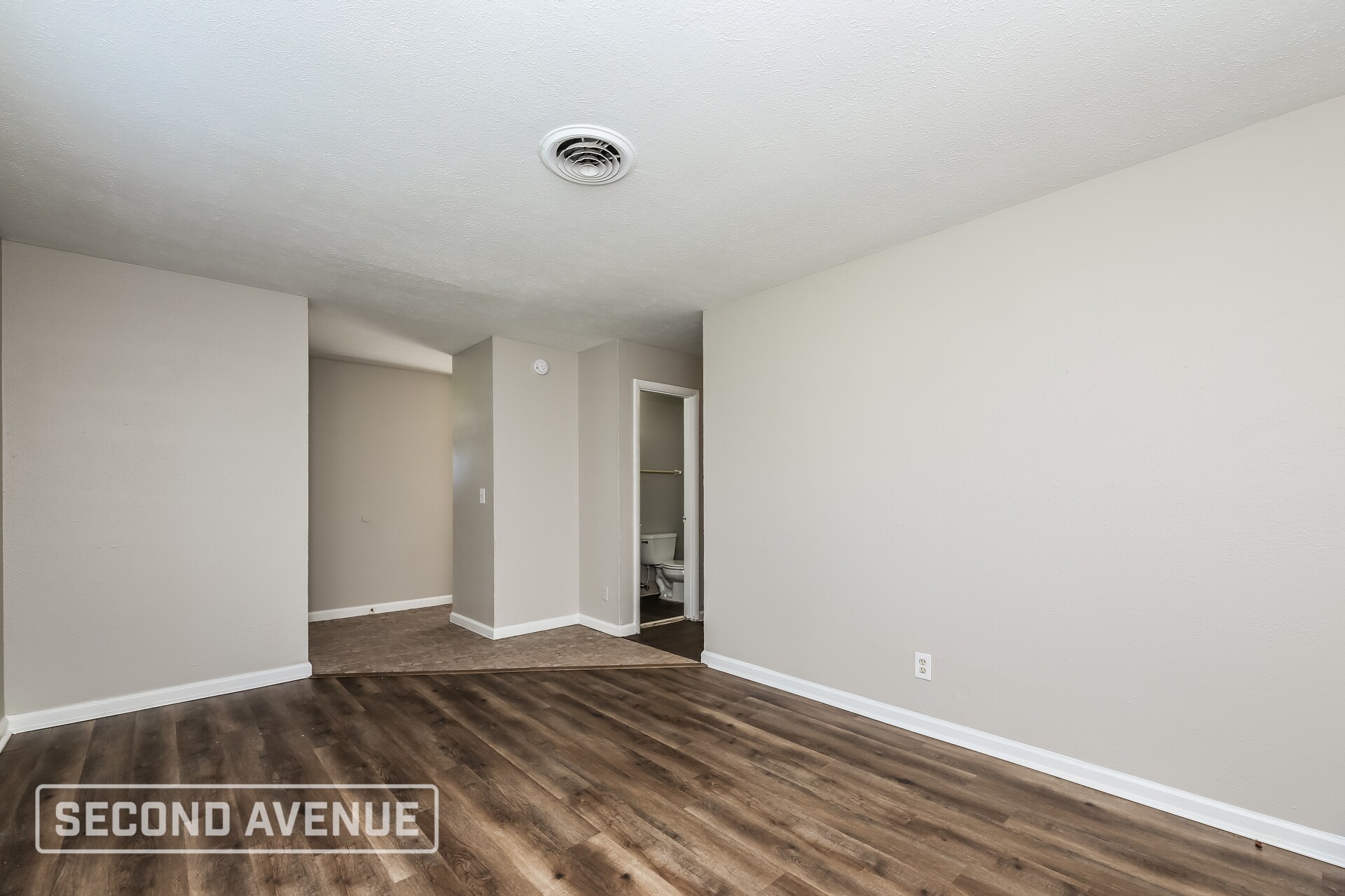 Building Photo - 9402 Devonshire Blvd