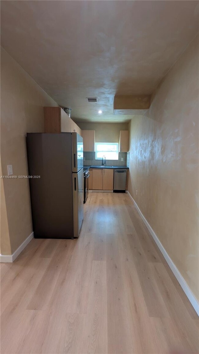 Building Photo - 1431 NW 26th St