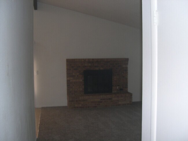 Building Photo - 4310 Caliente St