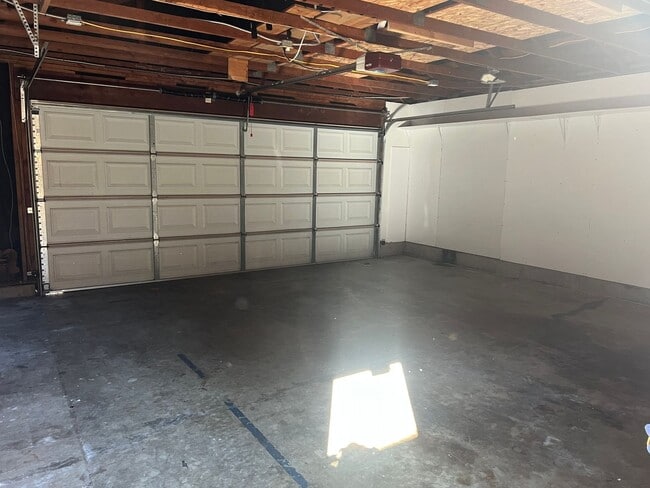 Building Photo - Ventura 3+2 condo in Woodbridge Park Community