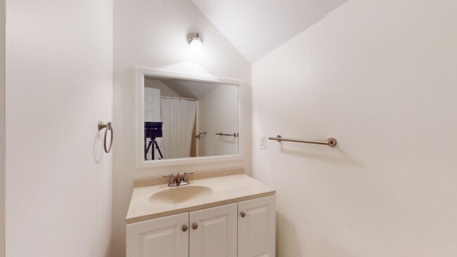 Building Photo - 202 Tidewater Dr