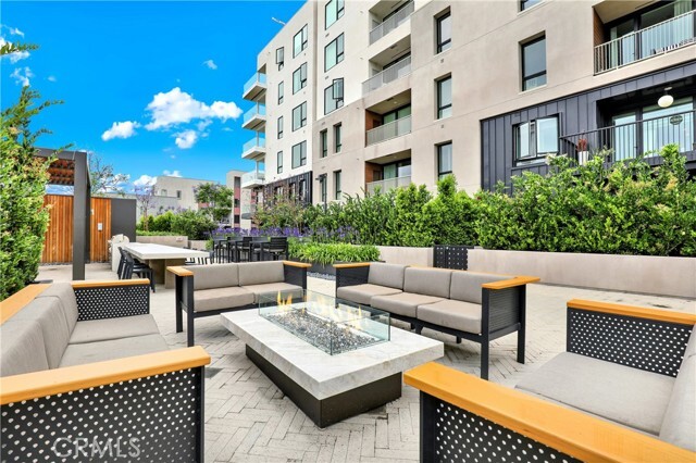 Building Photo - 3715 Rivington