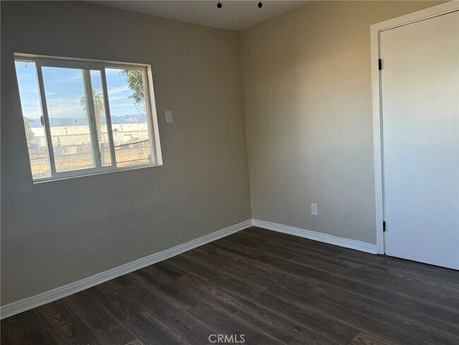 Building Photo - 1222 Hardt St