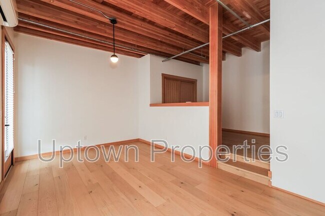 Building Photo - 1515 N Rosa Parks Way