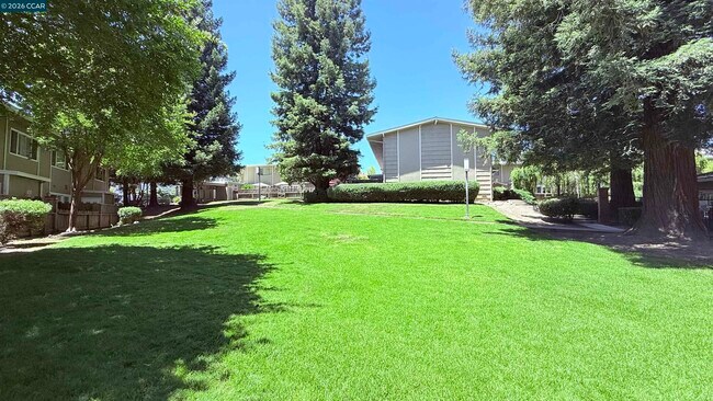 Building Photo - 394 Ilo Ln