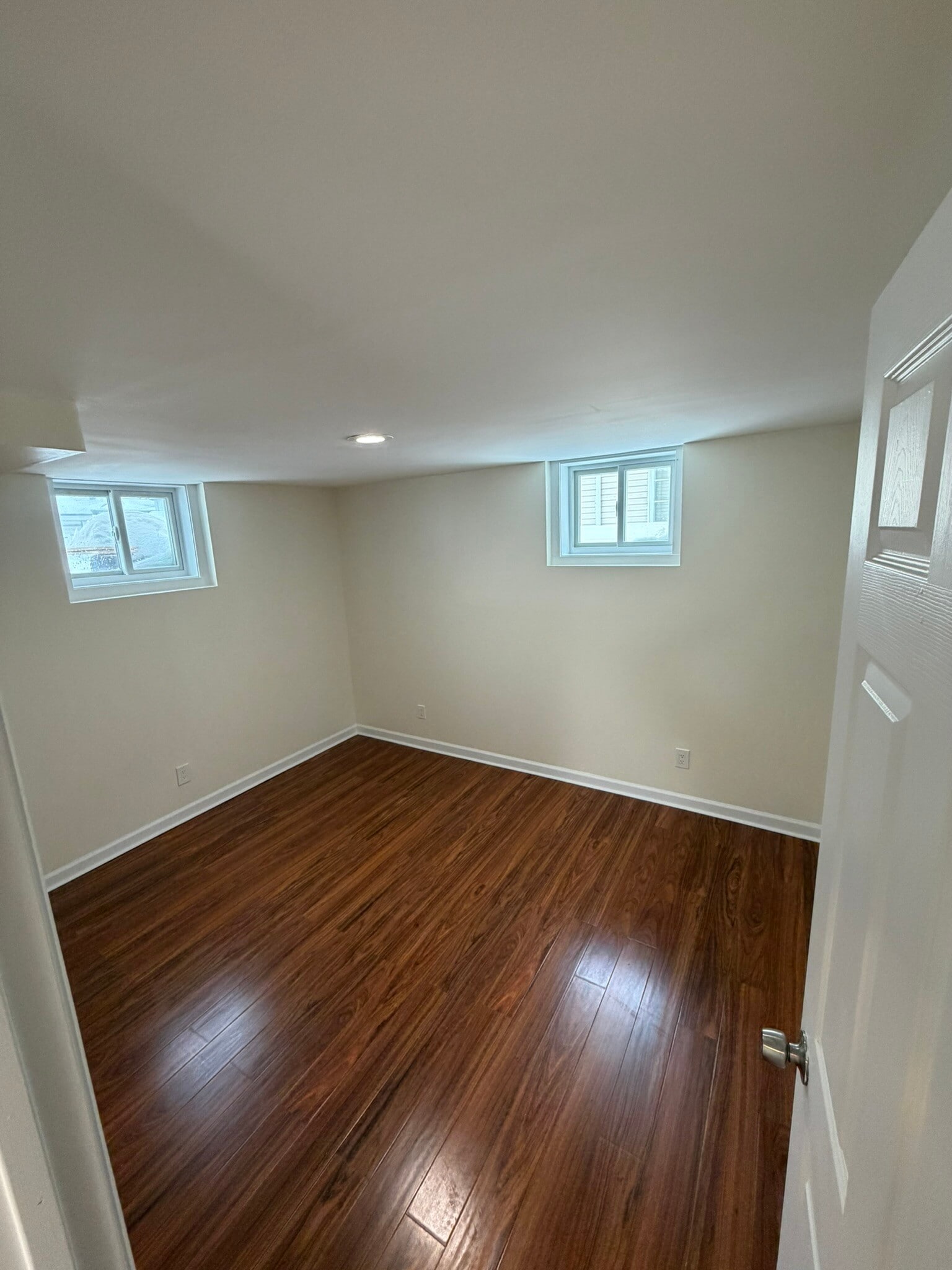 room 2 - 9505 165th Ave