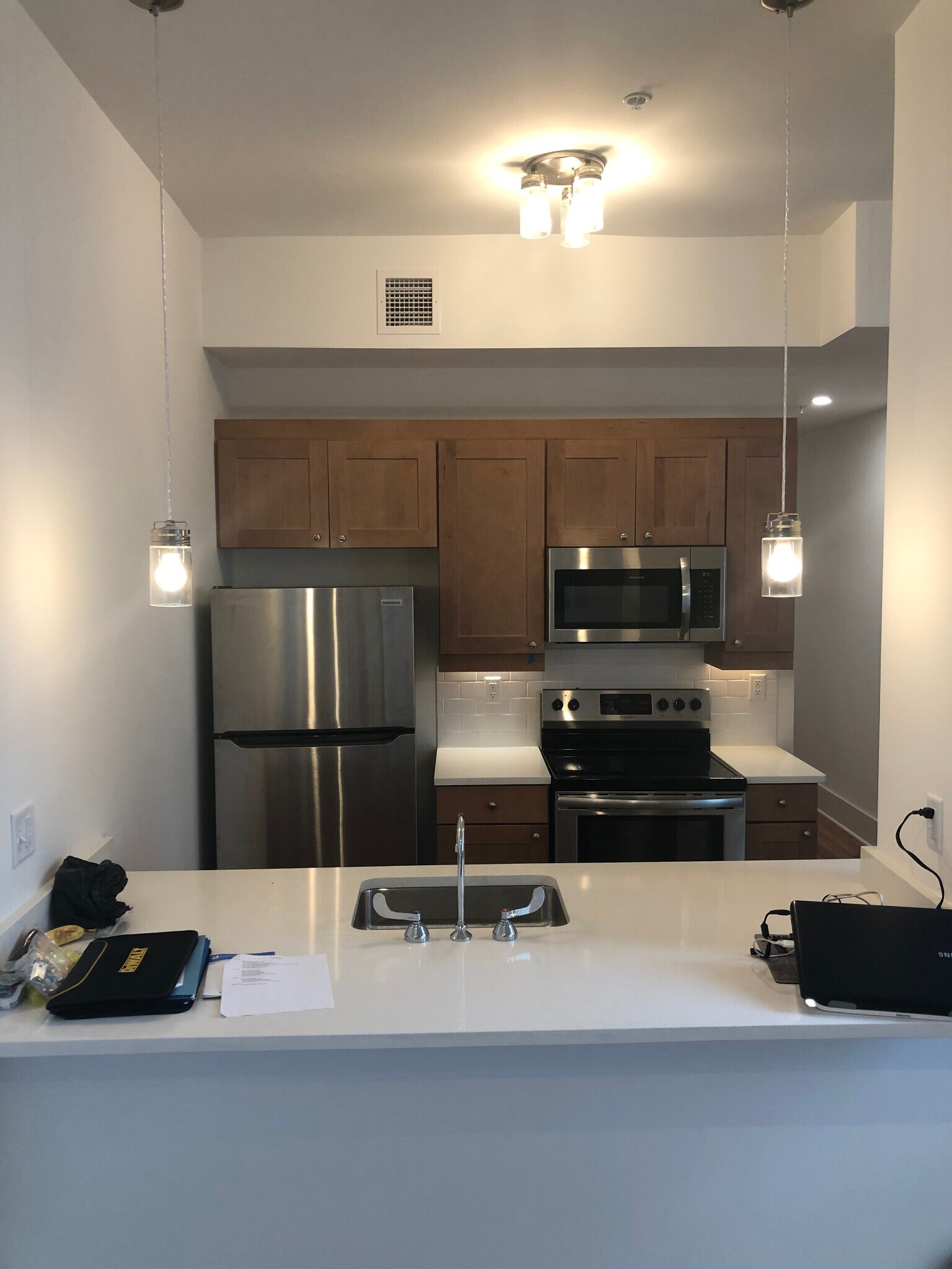 Building Photo - 302 E Grace St