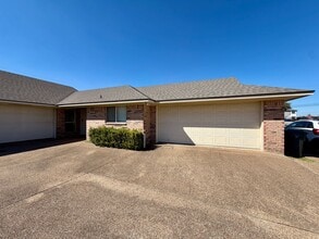 Building Photo - Duplex