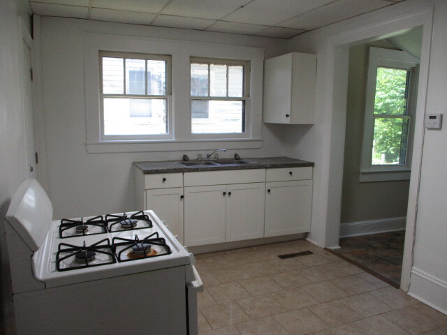 Building Photo - 122 Tate St