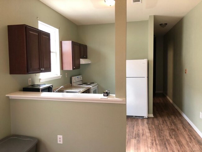 Building Photo - 2012 Congress St