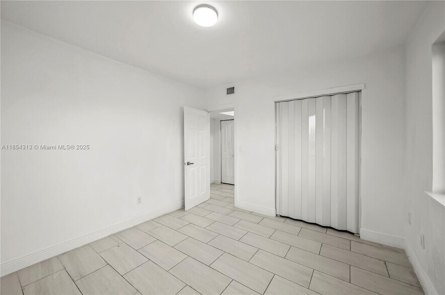 Building Photo - 2465 NW 35th St