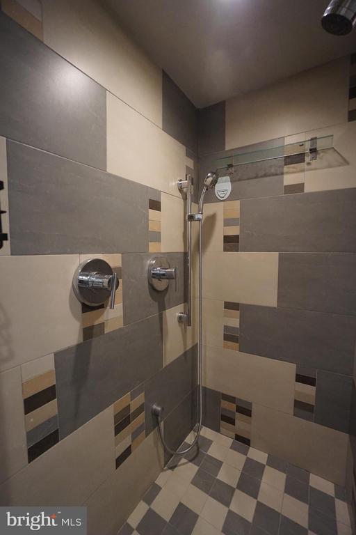 Building Photo - 1707 N Howard St