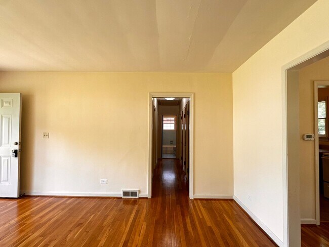 Building Photo - 1506 Broad Ave