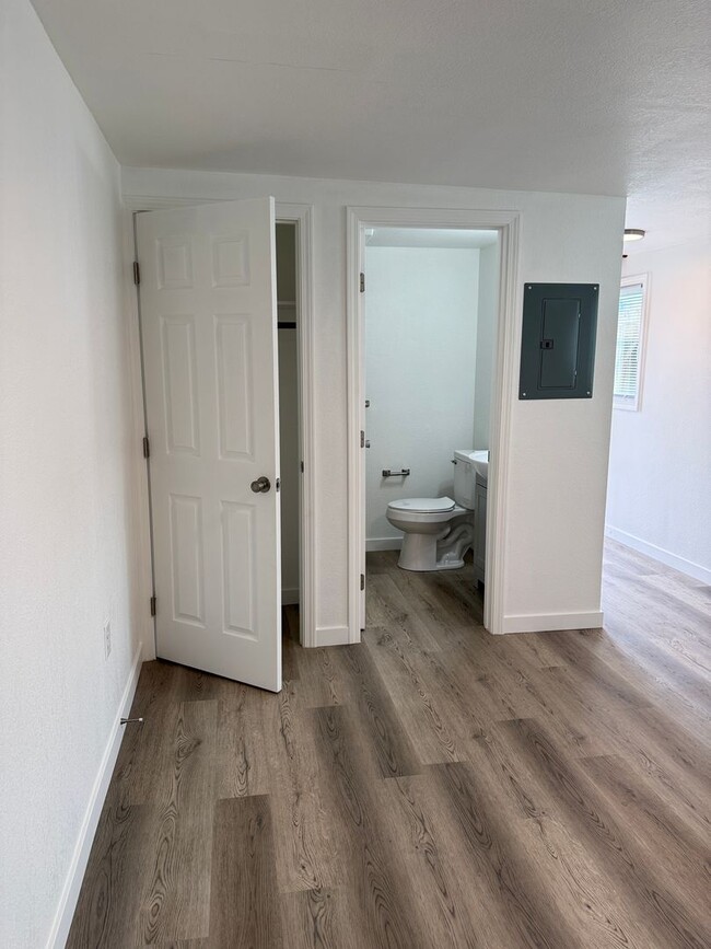 Building Photo - **NOW AVAILABLE!! - Rental Home In Gustine