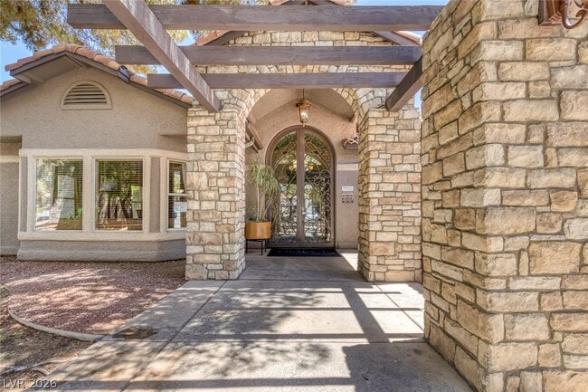 Building Photo - 2750 S Durango Dr