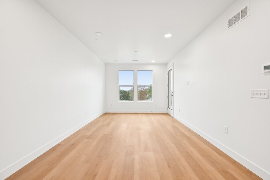 Building Photo - 2899 W 52nd Ave