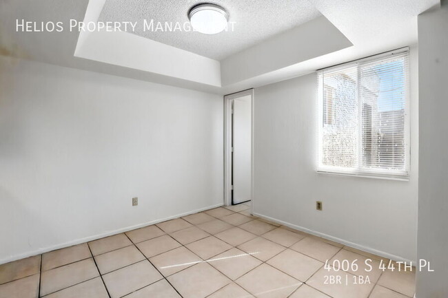 Building Photo - 4006 S 44th Pl