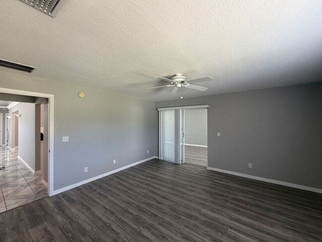 Building Photo - Morriston - 19 ACRE HIDDEN GEM!! **Won't Last**