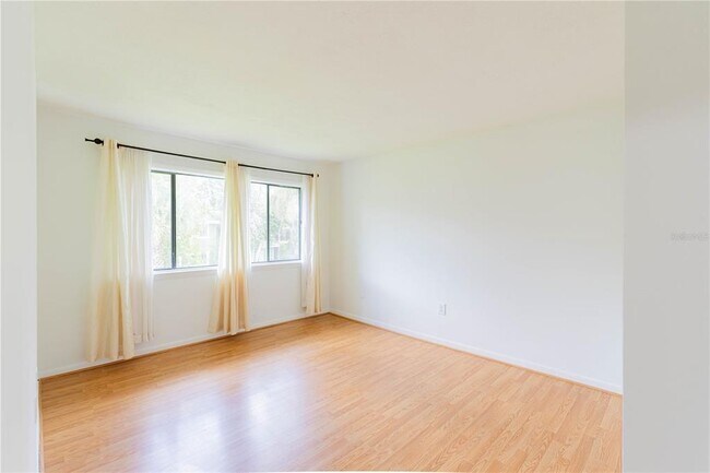 Building Photo - 6094 Peregrine Ave
