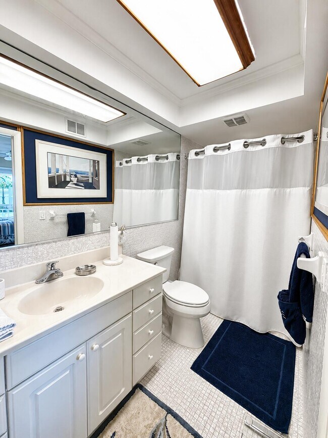 Building Photo - 68 Yacht Club Dr