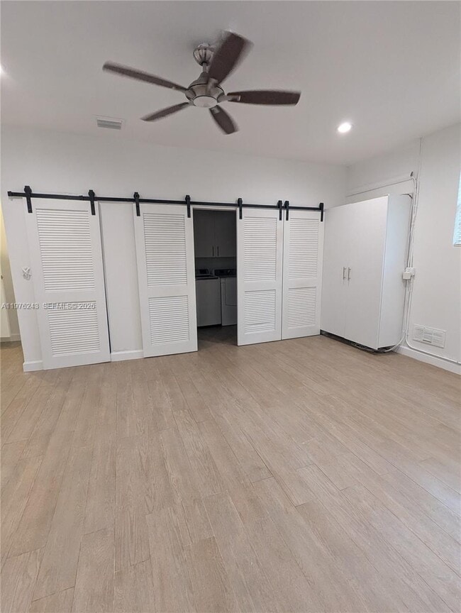 Building Photo - 5920 Maynada St