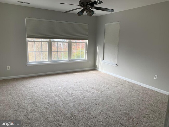 Building Photo - 6209 Toledo Pl