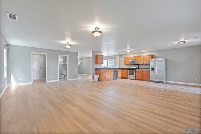 Building Photo - 271 Bermuda Lakes Dr