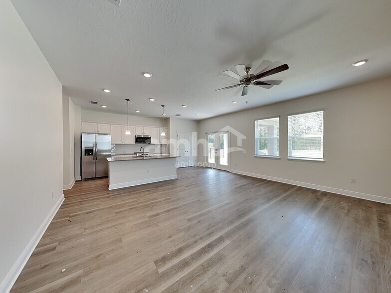 Building Photo - 27070 St Andrews Ave