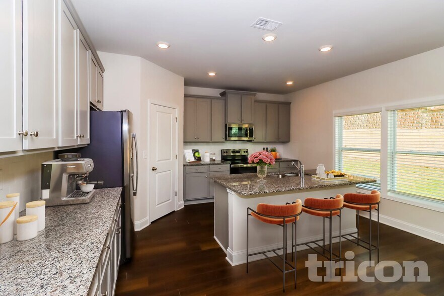 Building Photo - 118 Halesworth Rd