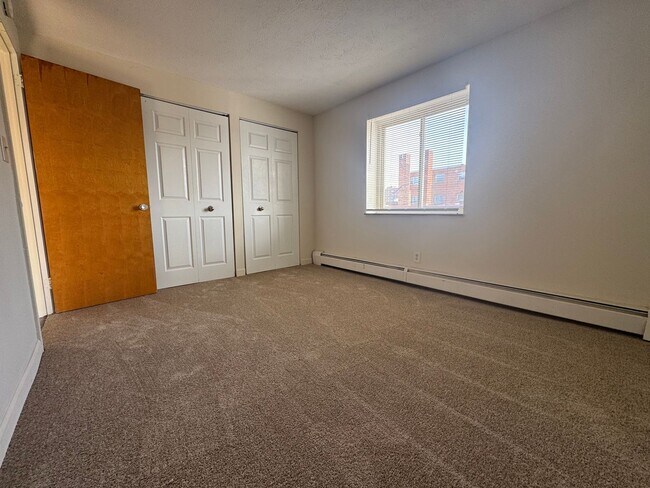 Building Photo - 12050 Lake Ave