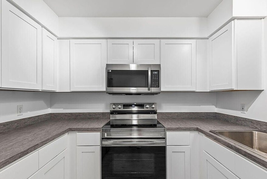 Building Photo - 405 Adele St