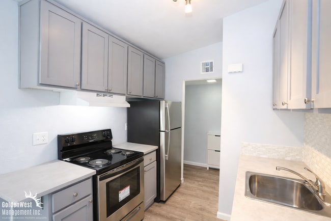 Building Photo - 1Bdm 1Ba Apartment in the Heart of Las Vegas