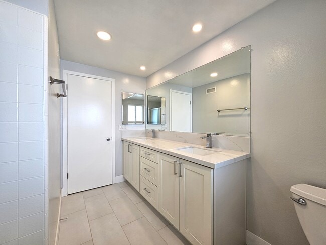 Building Photo - 9213 El Tango Cir