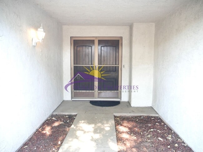 Building Photo - Beautiful 3 Bed 2 Bath 1,543 Sq. Ft. home ...