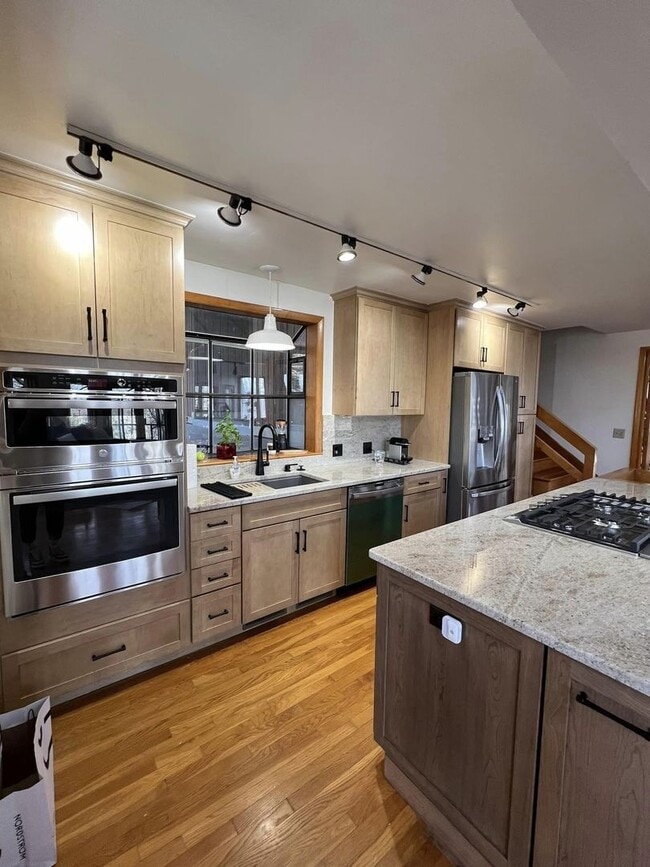 Building Photo - 5729 Stoneway Trail
